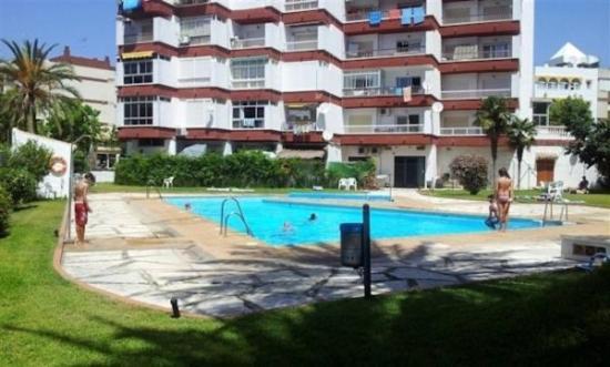 Amplio Piso Al Lado De La Playa En Nerja Apartment Exterior foto