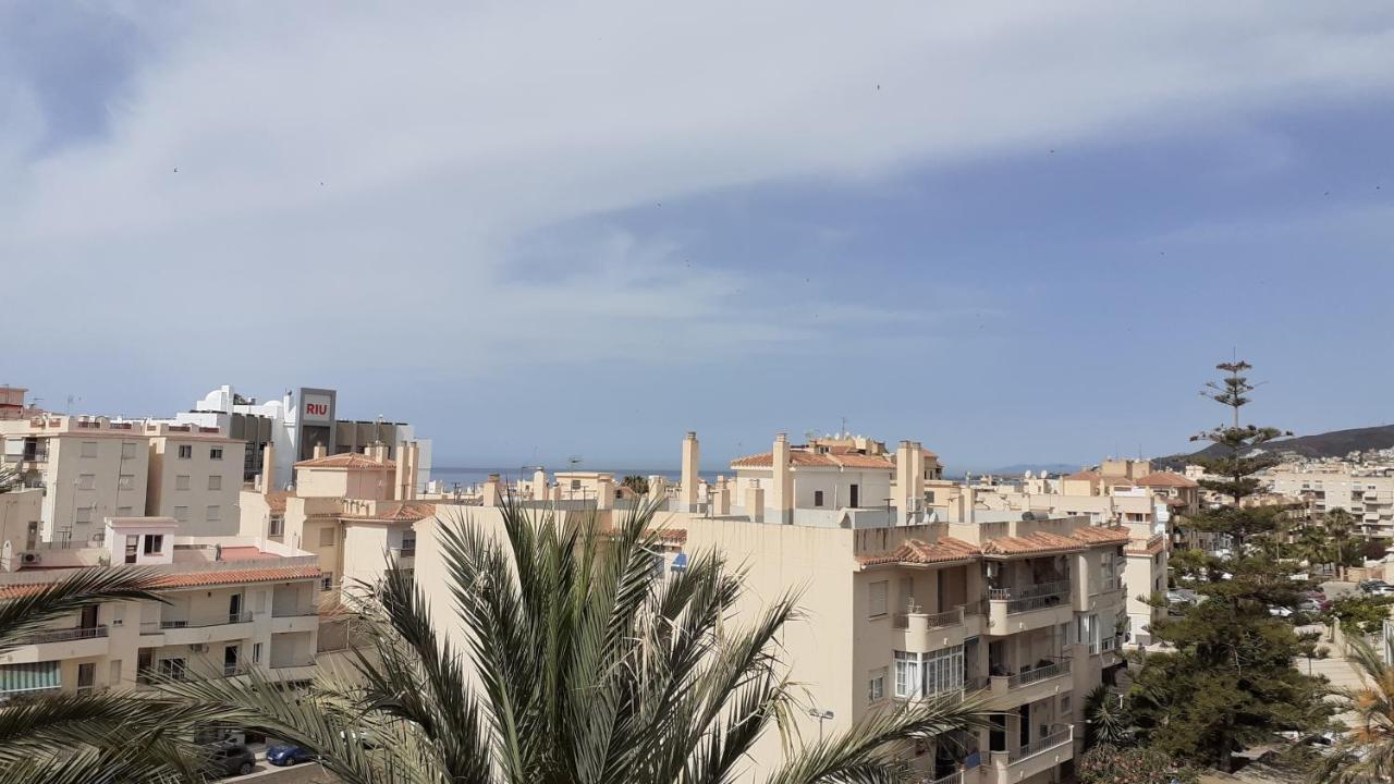 Amplio Piso Al Lado De La Playa En Nerja Apartment Exterior foto
