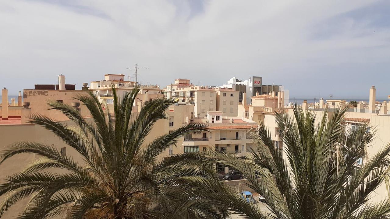 Amplio Piso Al Lado De La Playa En Nerja Apartment Exterior foto